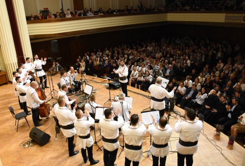 Concert de muzică folclorică susținut de Corul „Armonia” la Cluj-Napoca Poza 117509