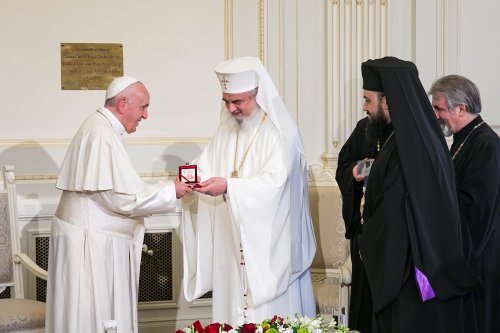 Papa Francisc s-a întâlnit cu Patriarhul României Poza 117563