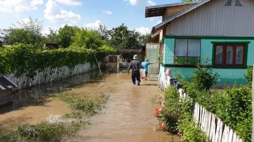 Sprijin pentru familiile afectate de inundații Poza 117641