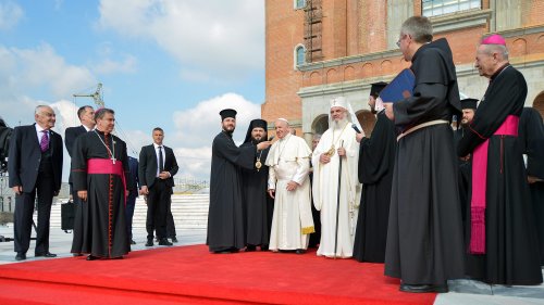 Papa Francisc a vizitat Catedrala Mântuirii Neamului Poza 117581