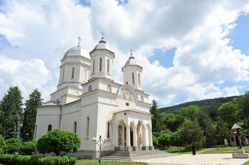 Biserica Mănăstirii Cocoş din judeţul Tulcea Poza 117764