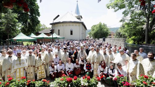 Slujiri arhierești în Duminica a 6-a după Paști, a Vindecării orbului din naștere Poza 117786