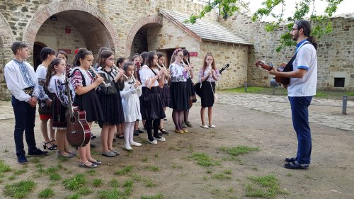 Spectacolul de interpretare corală de Ziua Eroilor, la Suceava Poza 118177