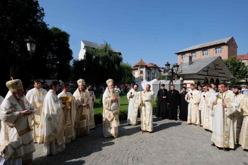 Patriarhul României a sfințit Biserica „Sfântul Spiridon” Nou Poza 118774