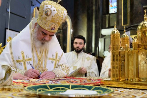 Patriarhul României a sfințit Biserica „Sfântul Spiridon” Nou Poza 118784