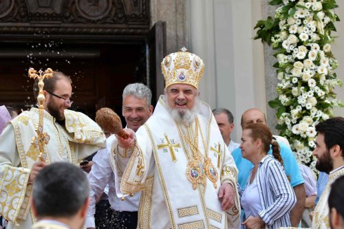 Patriarhul României a sfințit Biserica „Sfântul Spiridon” Nou Poza 118797