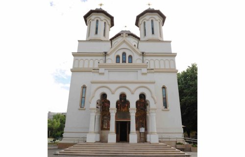 Biserica Parohiei „Sfânta Treime”-Ghencea din Bucureşti Poza 118902