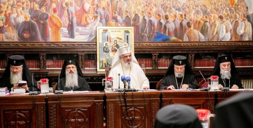 Noi hotărâri ale Sfântului Sinod al Bisericii Ortodoxe Române Poza 119010