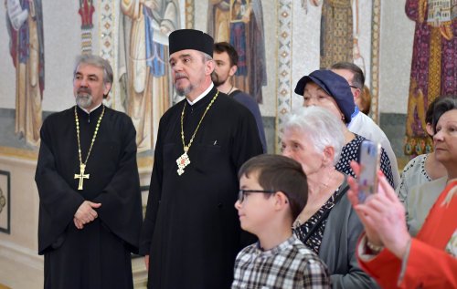 Pelerini români din Viena binecuvântați de Patriarhul României Poza 119155