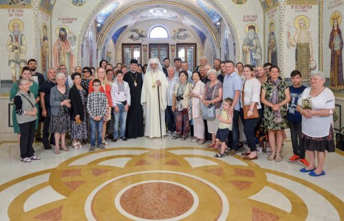 Pelerini români din Viena binecuvântați de Patriarhul României Poza 119161