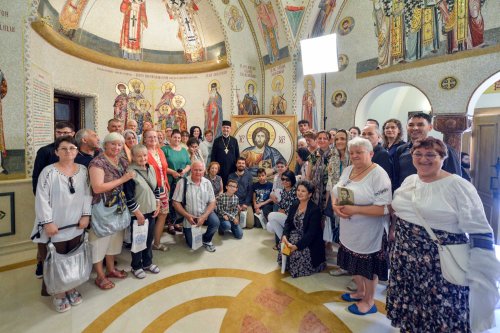 Pelerini români din Viena binecuvântați de Patriarhul României Poza 119162
