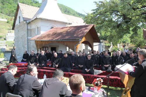 Conferință preoțească în Protopopiatul Alba Iulia, la Ampoița Poza 119345