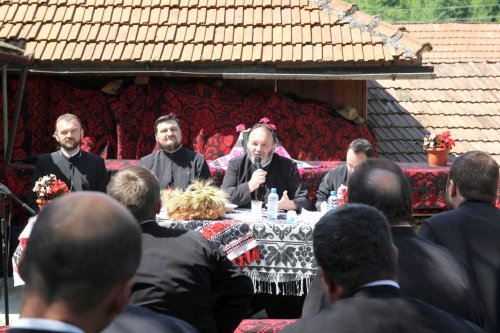 Conferință preoțească în Protopopiatul Alba Iulia, la Ampoița Poza 119346
