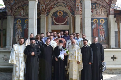 Bucuria revederii la 10 ani de la absolvirea Seminarului Teologic din Suceava Poza 119517