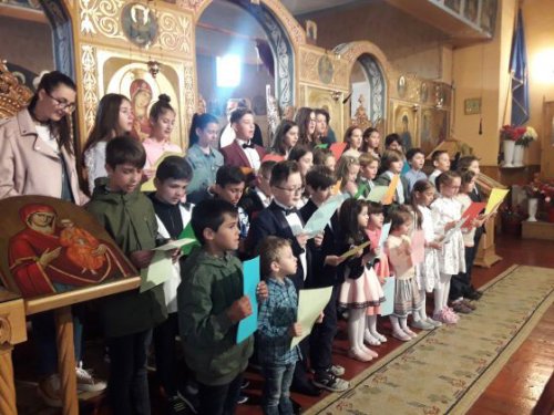 Daruri pentru copii oferite de Biserica „Sfânta Parascheva” din Brașov-Triaj Poza 119735