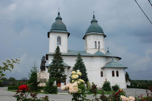 Sărbătoarea Sfinţilor Apostoli Petru şi Pavel în Moldova Poza 119851