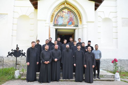 Atelier pentru formarea tinerilor preoţi la Miclăuşeni Poza 120102