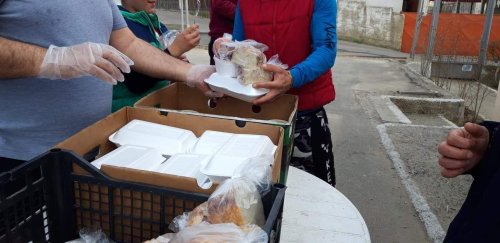 O mână de ajutor pentru oamenii străzii din Iași Poza 120248