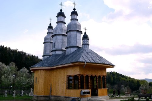 Biserica Schitului Pocrov, judeţul Neamţ Poza 120308