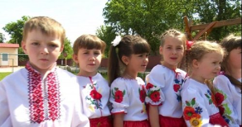 Burse pentru elevii români din Ucraina Poza 120392