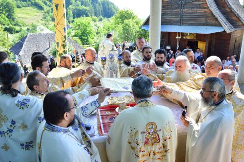 Sfântul Atanasie Athonitul sărbătorit în Schitu Frumoasa Poza 120624