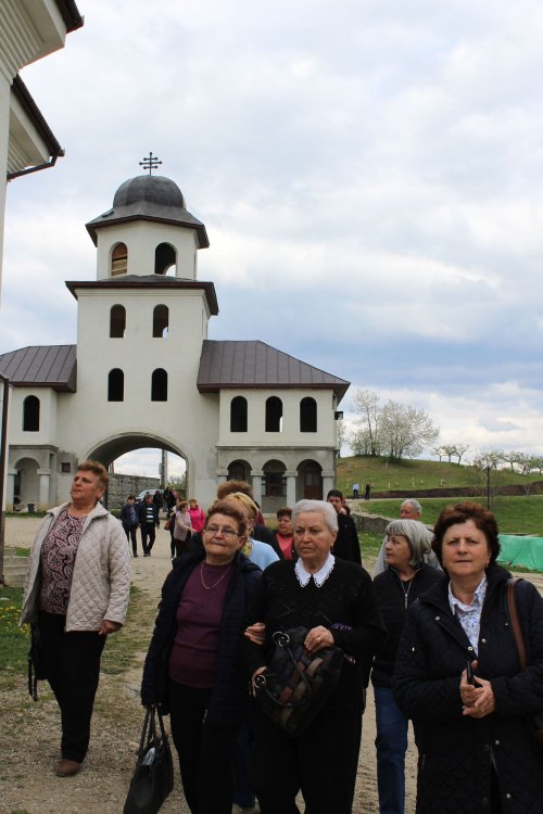 Pelerini clujeni la mănăstiri din Sălaj, Oaş şi Maramureş Poza 120669