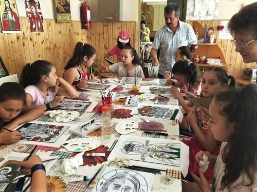 Activităţi de vacanţă pentru copii, la Ocna Mureş, în cadrul „Taberei micului creştin” Poza 120770