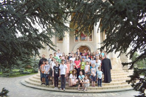 „Pelerin către inima celuilalt” pentru 45 de copii din Moldova Poza 120902