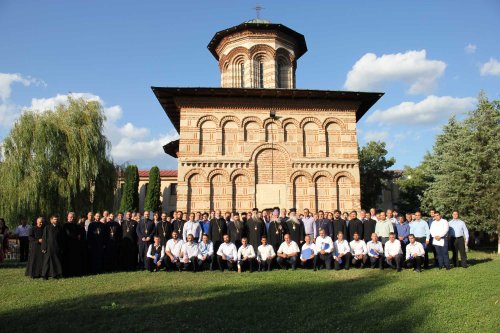 Eveniment festiv la Seminarul Teologic din Craiova Poza 120944