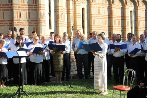 Eveniment festiv la Seminarul Teologic din Craiova Poza 120946