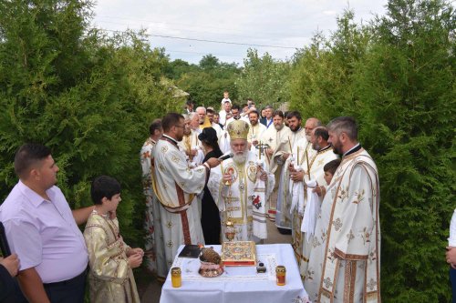 Slujiri misionare în eparhii din Muntenia și Dobrogea Poza 121127