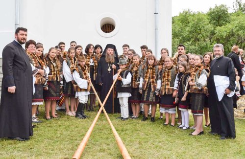 Excursie educativă şi activitate cultural-misionară a Grupului „Vlăstarele Rarăului“ din Câmpulung Moldovenesc Poza 121323