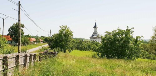 „Pentru români, satul natal reprezintă un Betleem personal” Poza 121759