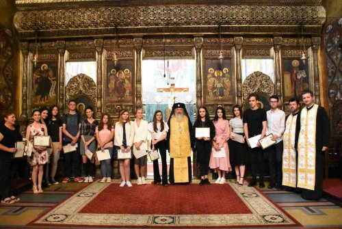 Premierea tinerilor cu nota 10 la BAC în Arhiepiscopia Clujului Poza 121817