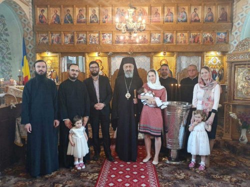 Arhiepiscopul Irineu a oficiat Taina Sfântului Botez, Micoșlaca Poza 121942