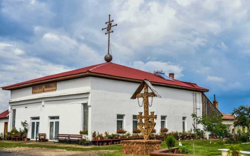 Hramul Schitului „Sfântului Mare Mucenic Pantelimon”, Caransebeș Poza 122021