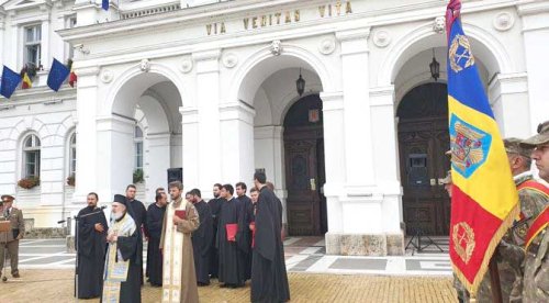 Arhiepiscopul Aradului a participat la manifestările dedicate Imnului Național Poza 122466