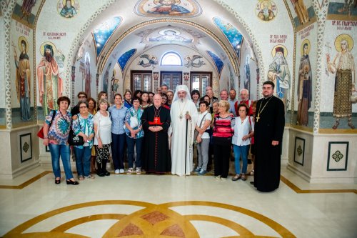 Pelerini italieni în vizită la Reşedinţa Patriarhală Poza 122817