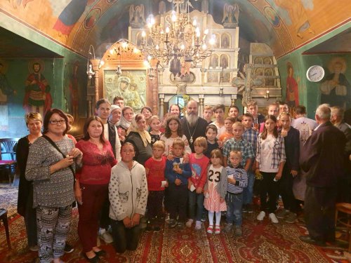 Slujiri ale Preasfinţitului Ignatie în trei biserici moldave Poza 123188