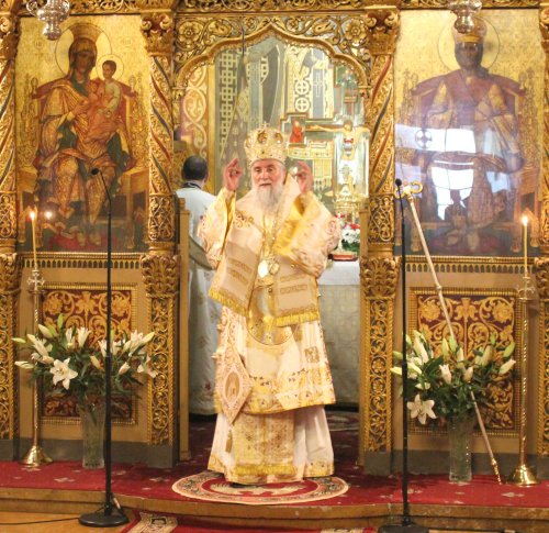 Sfântul Ierarh Nifon, cinstit de credincioşi Poza 123486