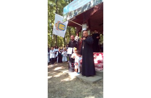 Copiii Parohiei Şoimeni, la Festivalului de pricesne mariane Poza 123636