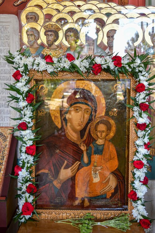 Icoana Maicii Domnului „Îndrumătoarea” a ajuns la Biserica „Sfântul Gheorghe”-Nou Poza 123688