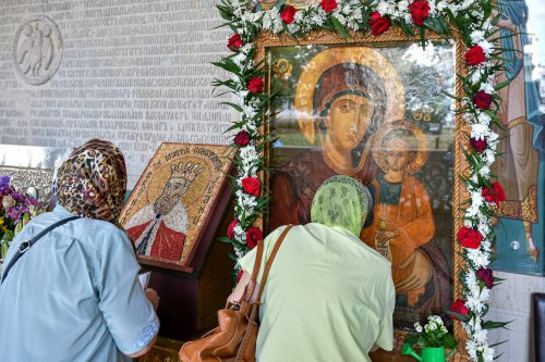 Sfinţii Martiri Brâncoveni prăznuiți în centrul Capitalei Poza 123767