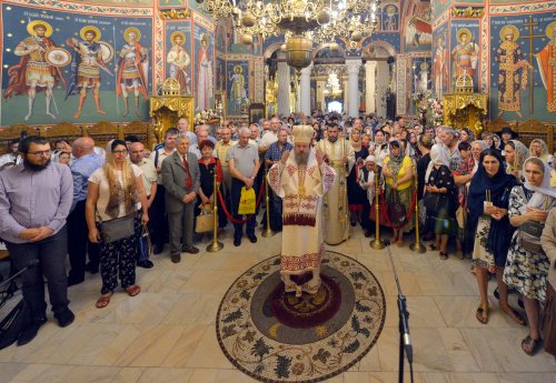 Sfinţii Martiri Brâncoveni prăznuiți în centrul Capitalei Poza 123774