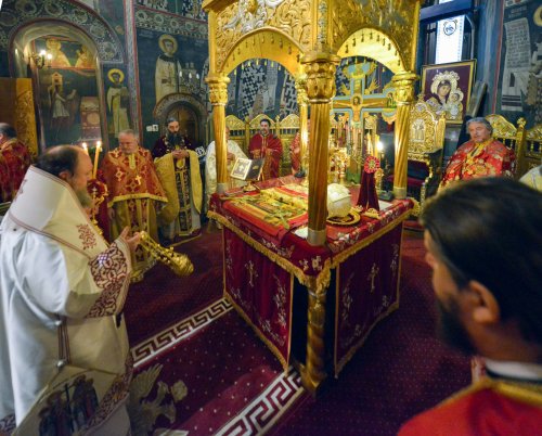 Sfinţii Martiri Brâncoveni prăznuiți în centrul Capitalei Poza 123781