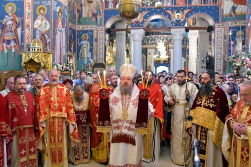 Sfinţii Martiri Brâncoveni prăznuiți în centrul Capitalei Poza 123789