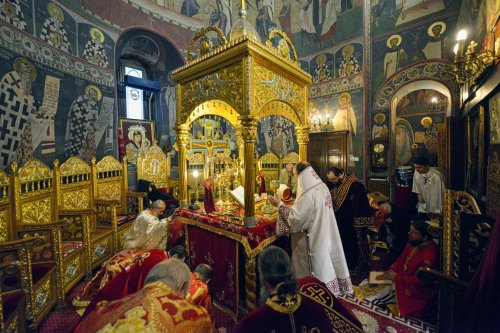 Sfinţii Martiri Brâncoveni prăznuiți în centrul Capitalei Poza 123793