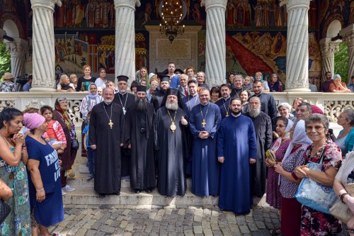 Sfinţii Martiri Brâncoveni prăznuiți în centrul Capitalei Poza 123801