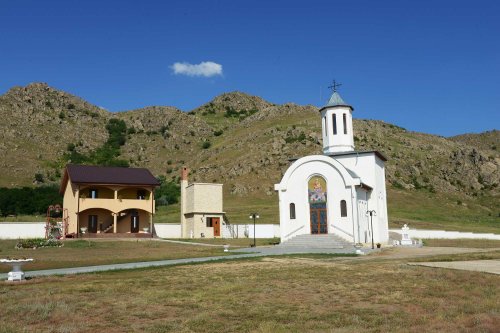 Mănăstirea „Izvorul Tămăduirii”, Măcin, judeţul Tulcea Poza 124168