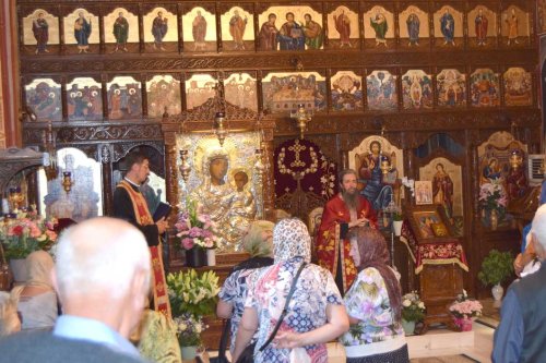 Credincioși din Berchieșu, Turda, în pelerinaj în Apuseni Poza 124344